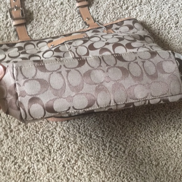 Coach purse - Picture 4 of 5